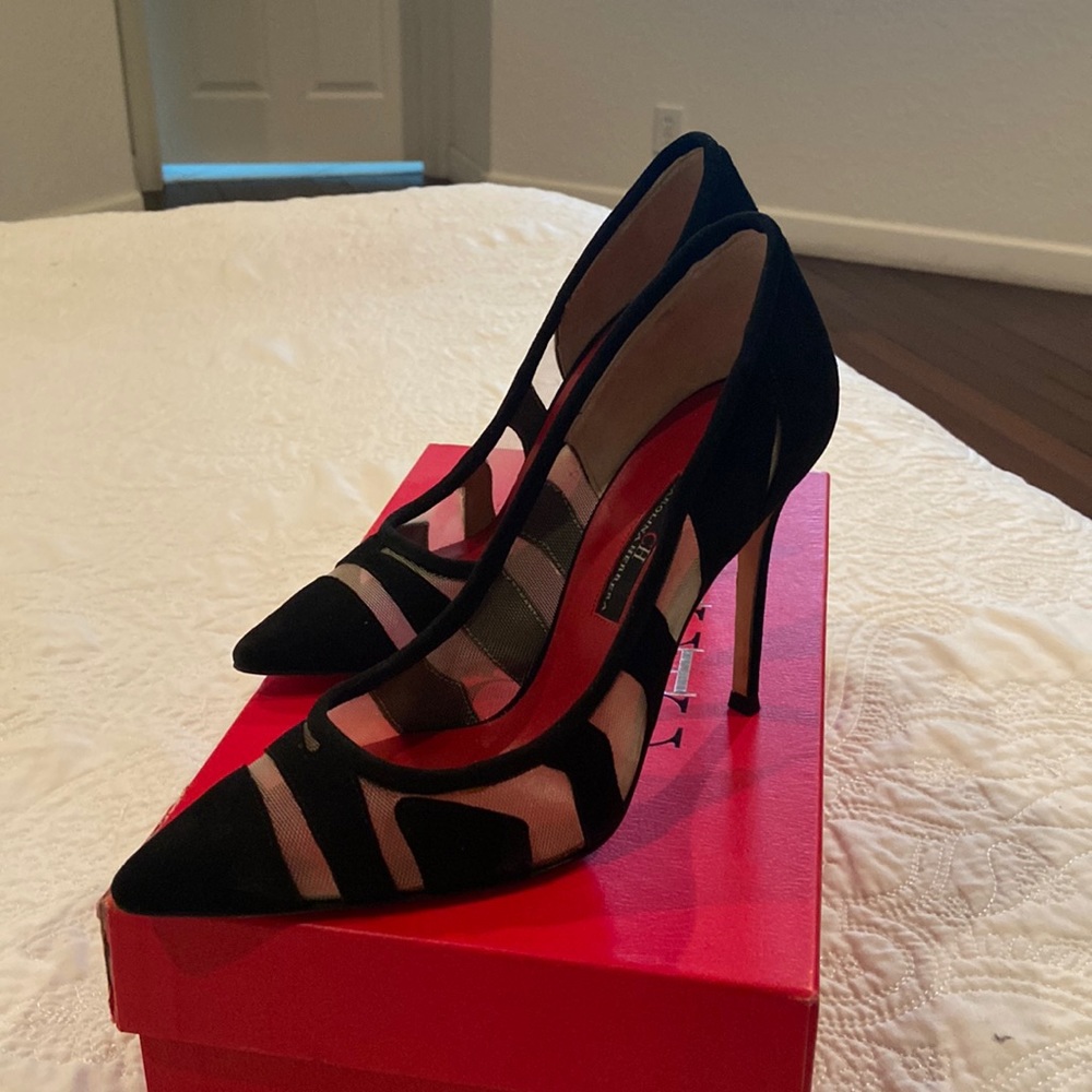 Carolina Herrera original pumps